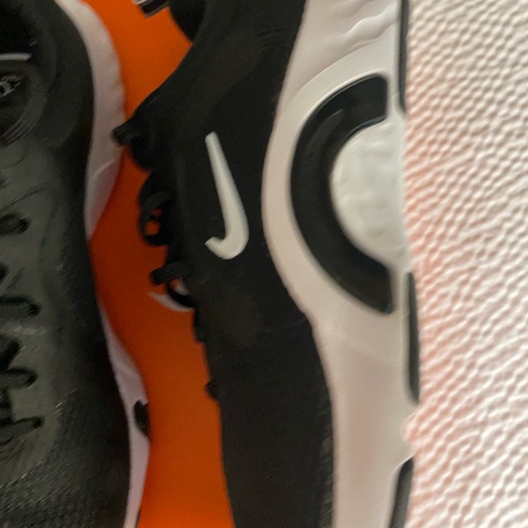 New women’s Nike Sz 7 shoes black - Picture 3 of 6